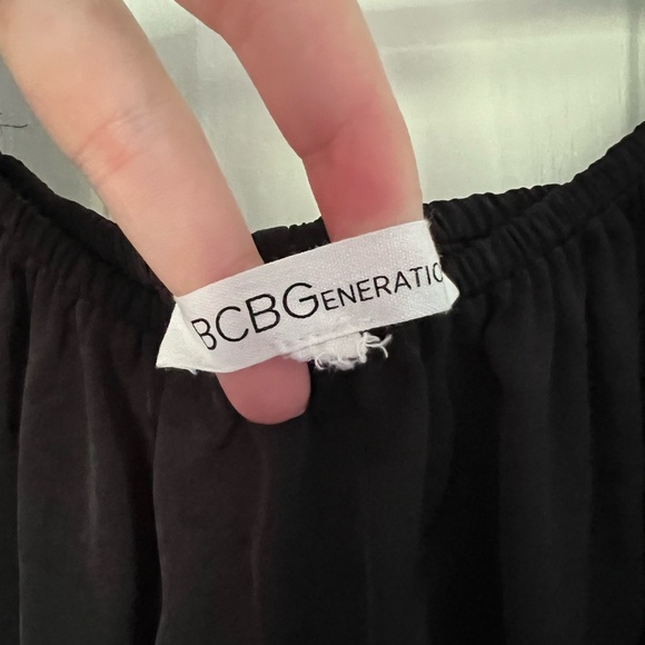 BCBG Generation tiered black long sleeve silk top (size M) - Picture 3 of 3